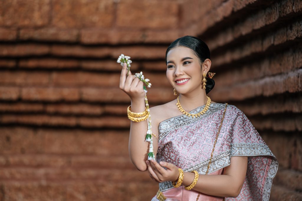 Siam Elegance: Your Best Choice for a Traditional Thai Dress Experience